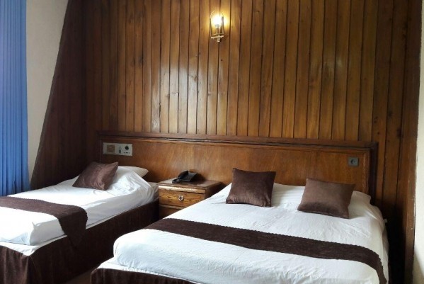 اتاق سه تخته هتل صدف نوشهر